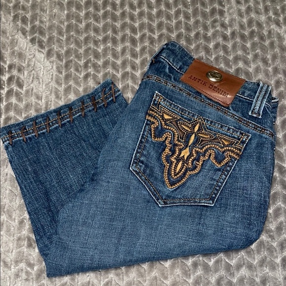 Antik Denim Bermuda Style Jean Shorts. Size 28. Embroidered - Picture 1 of 11
